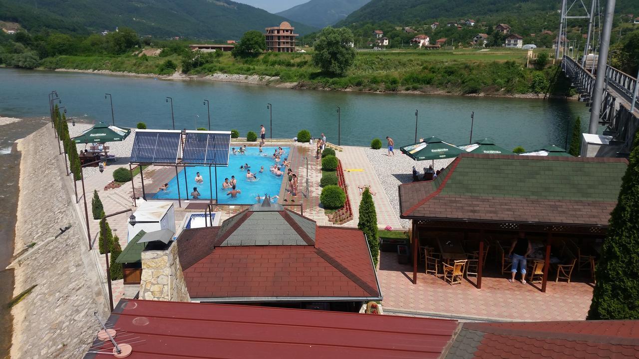 Pansion Basa Hotel Ustikolina Ngoại thất bức ảnh