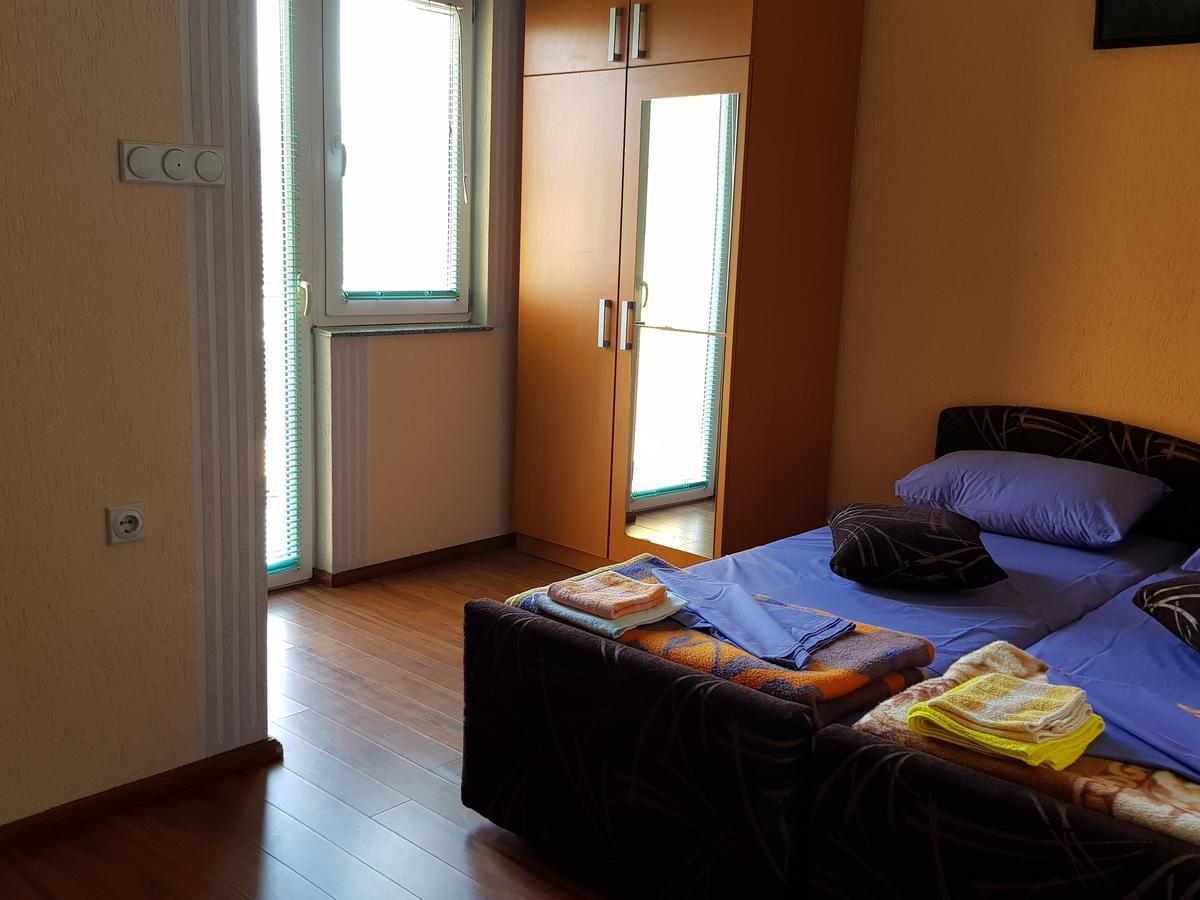 Pansion Basa Hotel Ustikolina Ngoại thất bức ảnh