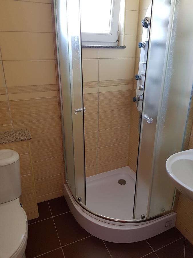 Pansion Basa Hotel Ustikolina Ngoại thất bức ảnh