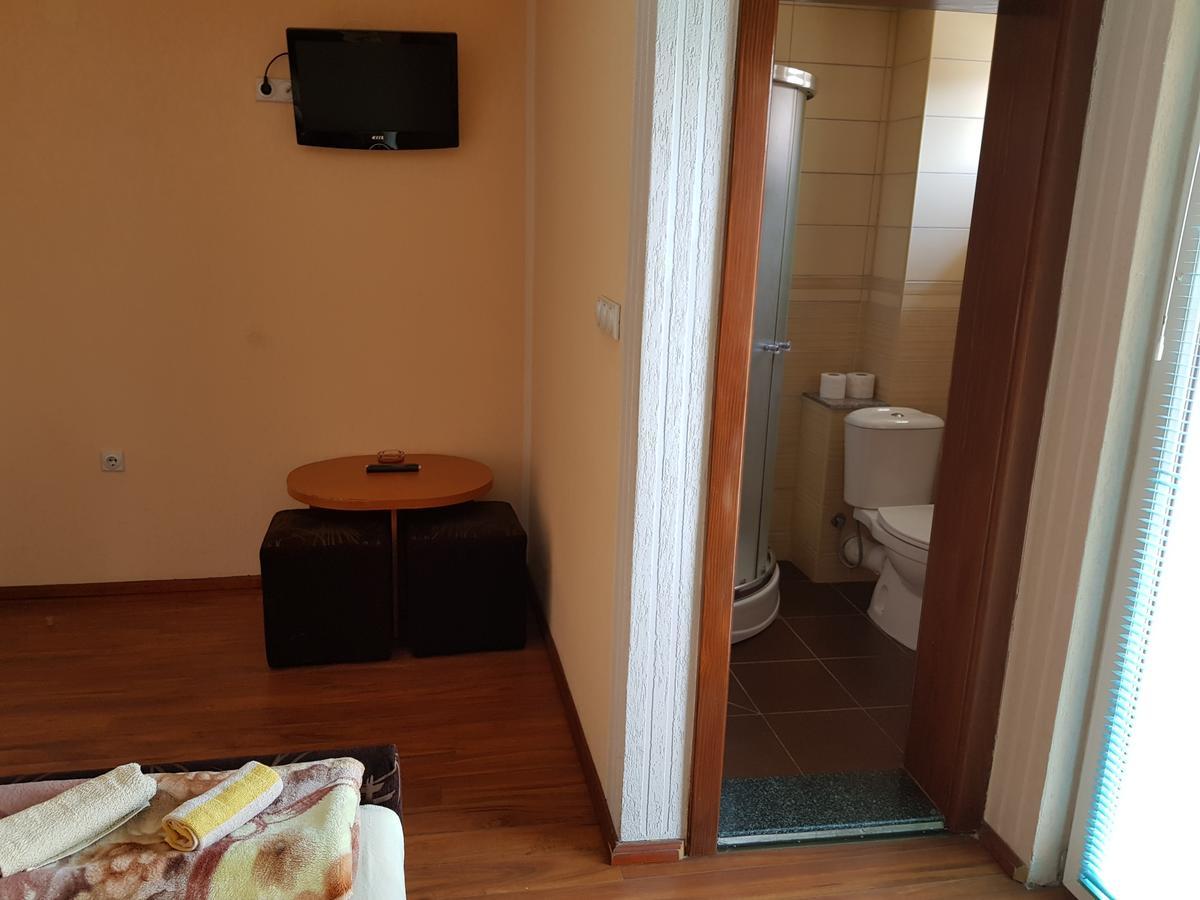 Pansion Basa Hotel Ustikolina Ngoại thất bức ảnh